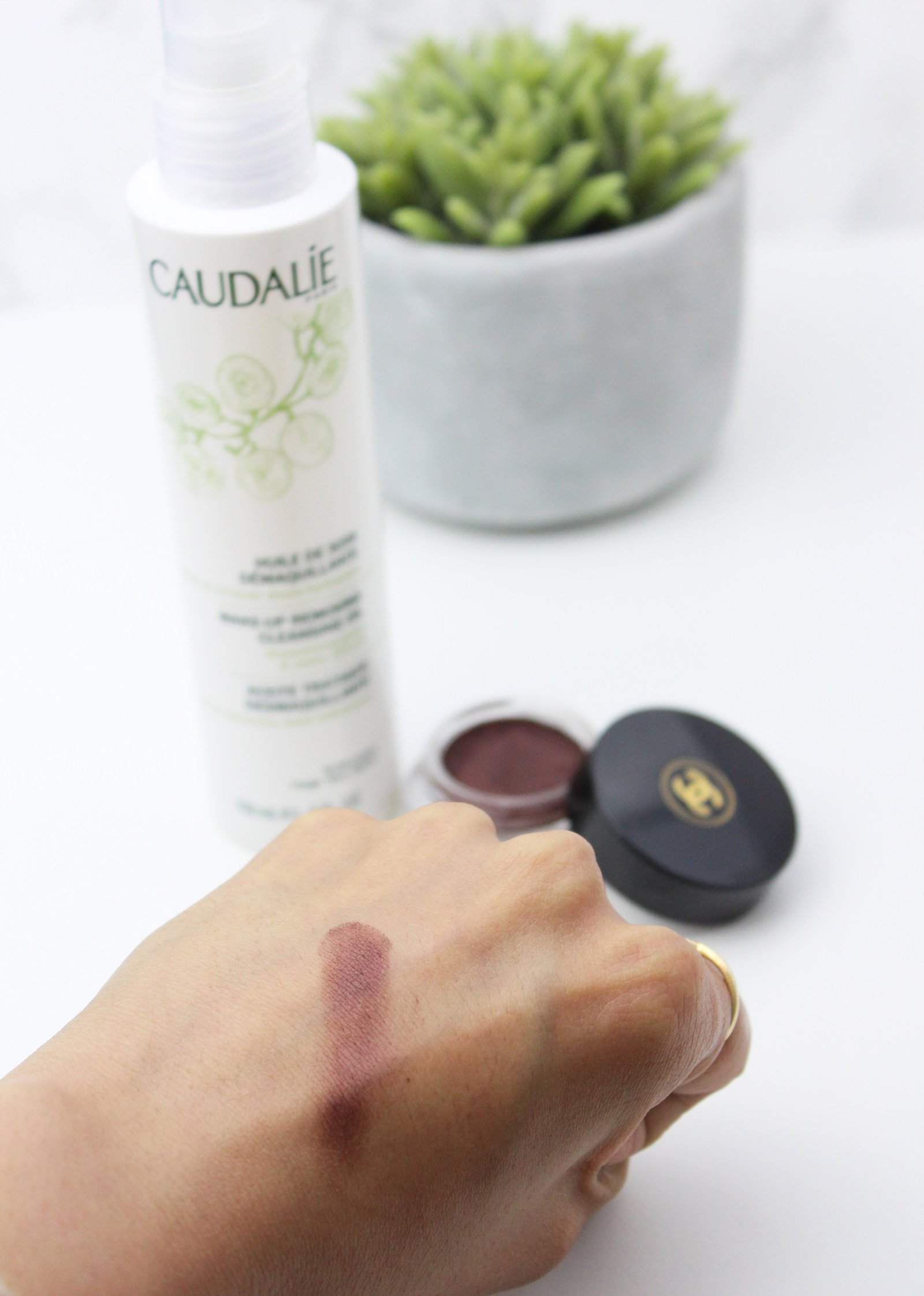 Caudalie Makeup removing cleansing oil demo - Ms Tantrum Blog