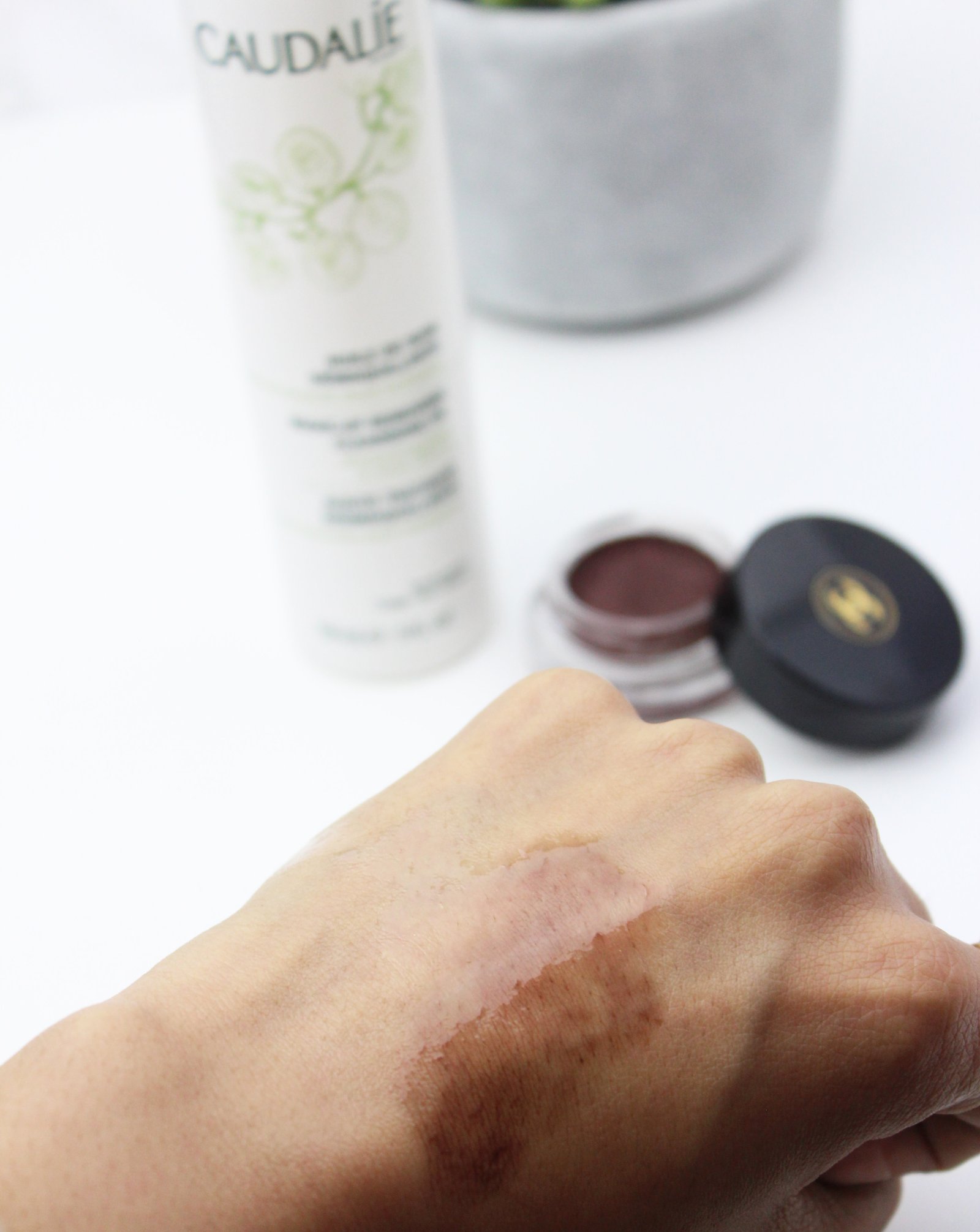 Caudalie Makeup removing cleansing oil demo - Ms Tantrum Blog