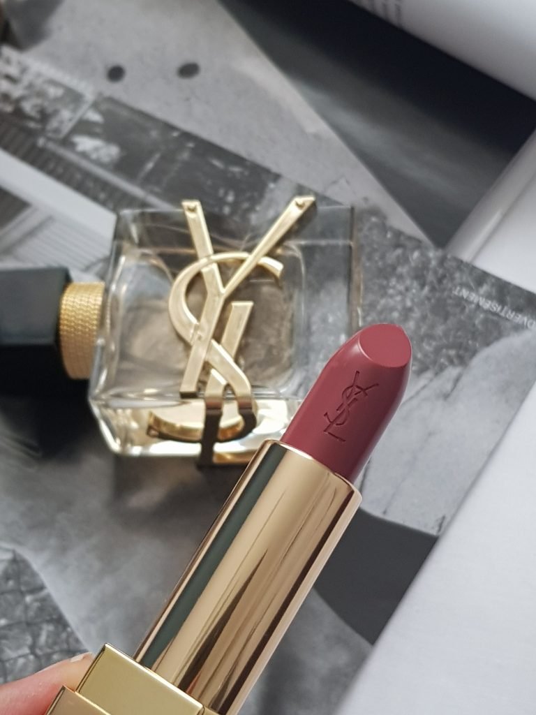 Rouge pur couture 66 top