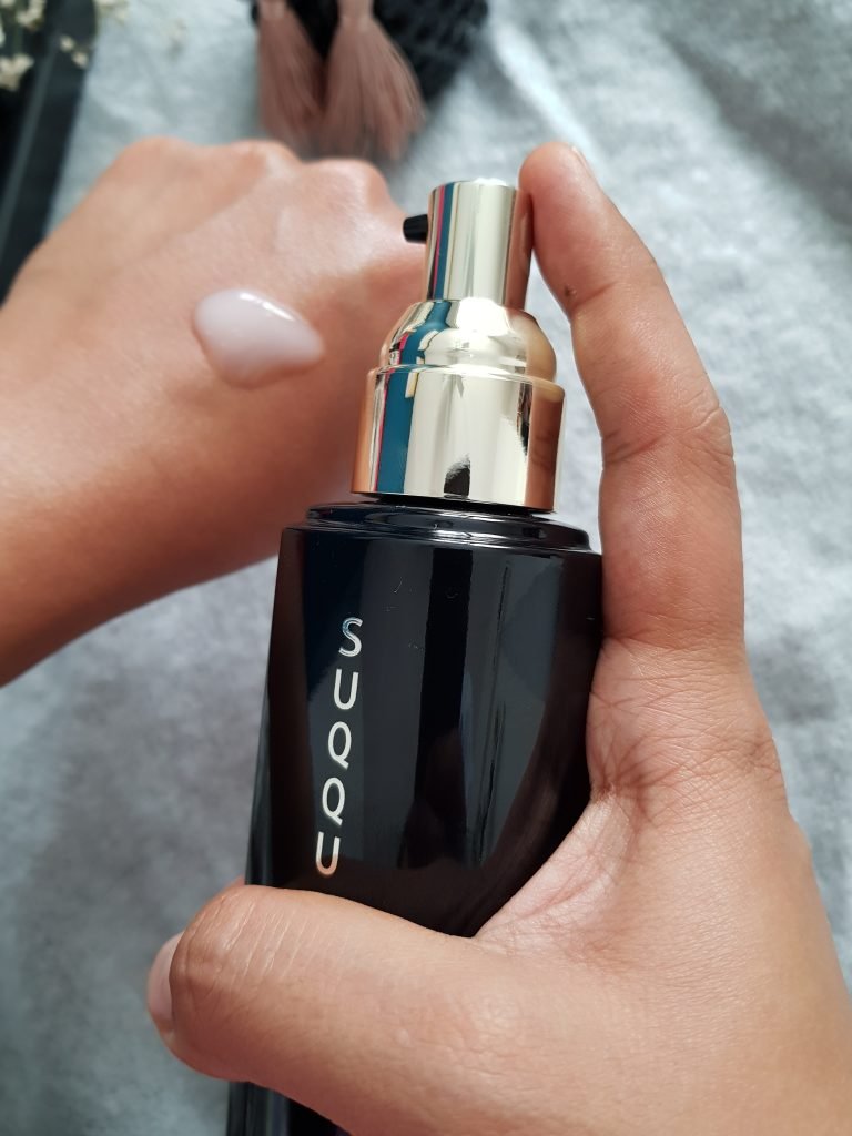 Rich yet non-sticky texture of SUQQU VIALUME The Lotion